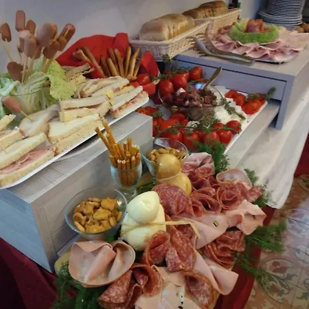 Umberto House 3*