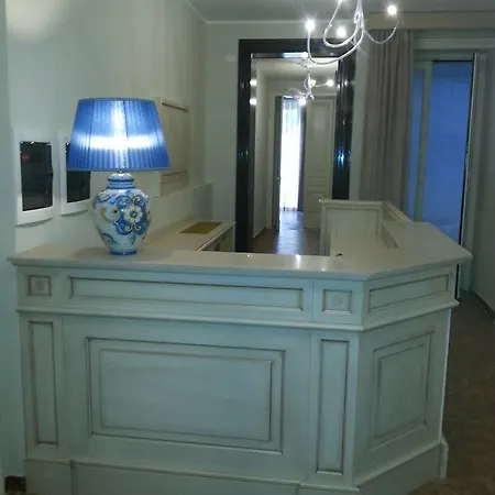Umberto House 3*