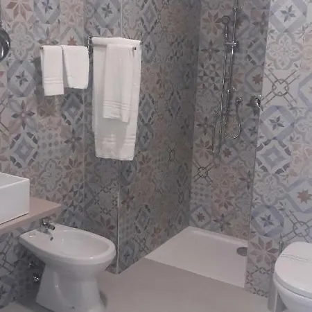 Umberto House Hotel 3*