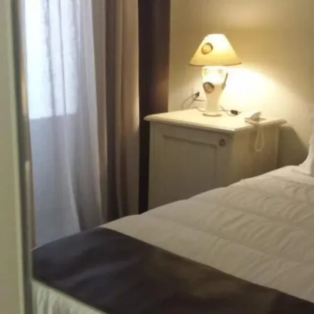 Umberto House Hotell 3*